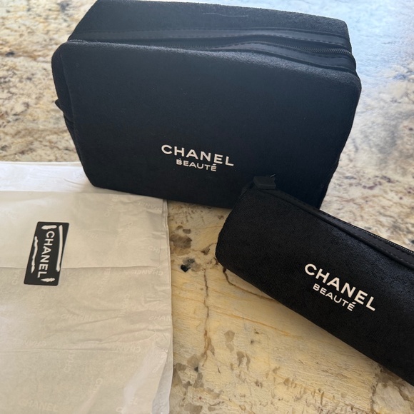 NEW Chanel Beaute Cosmetic Travel Case - Picture 1 of 7